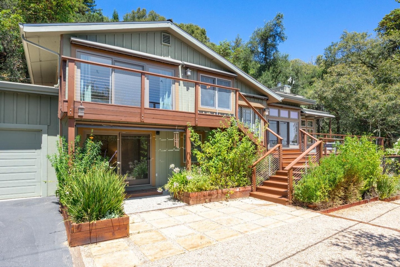 1095 Wilderfield Rd